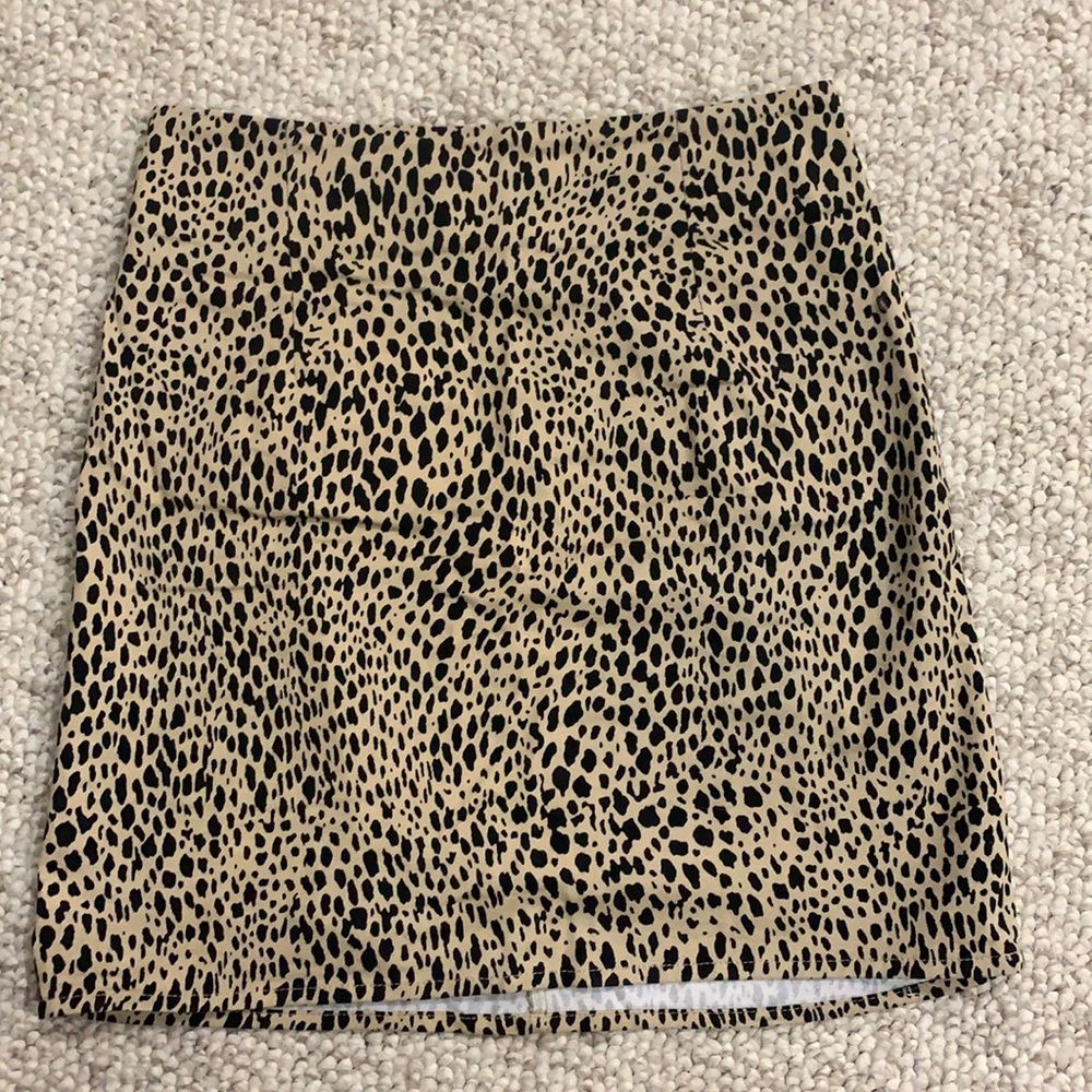 Brandy Melville cheetah mini skirt